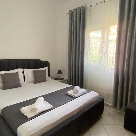 Holiday home Niko Apartament Sarande